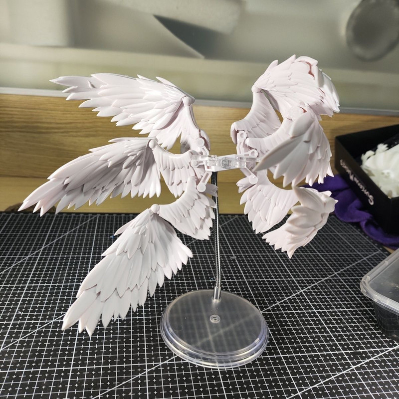 Action Figure Stand - Witte en zwarte engelenvleugels met zes